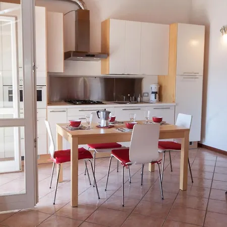 Casa Del Sole - By Lovecomo Tatil Evi Pianello Del Lario